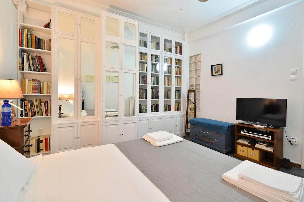 Plaka Elegant Apartment Атина Екстериор снимка