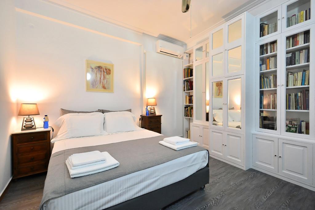 Plaka Elegant Apartment Атина Екстериор снимка