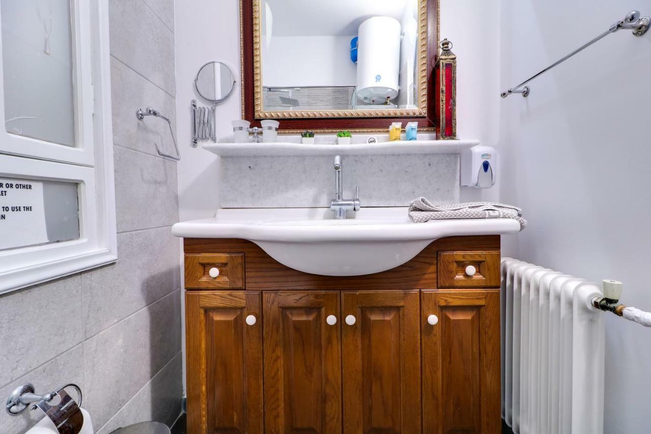 Plaka Elegant Apartment Атина Екстериор снимка